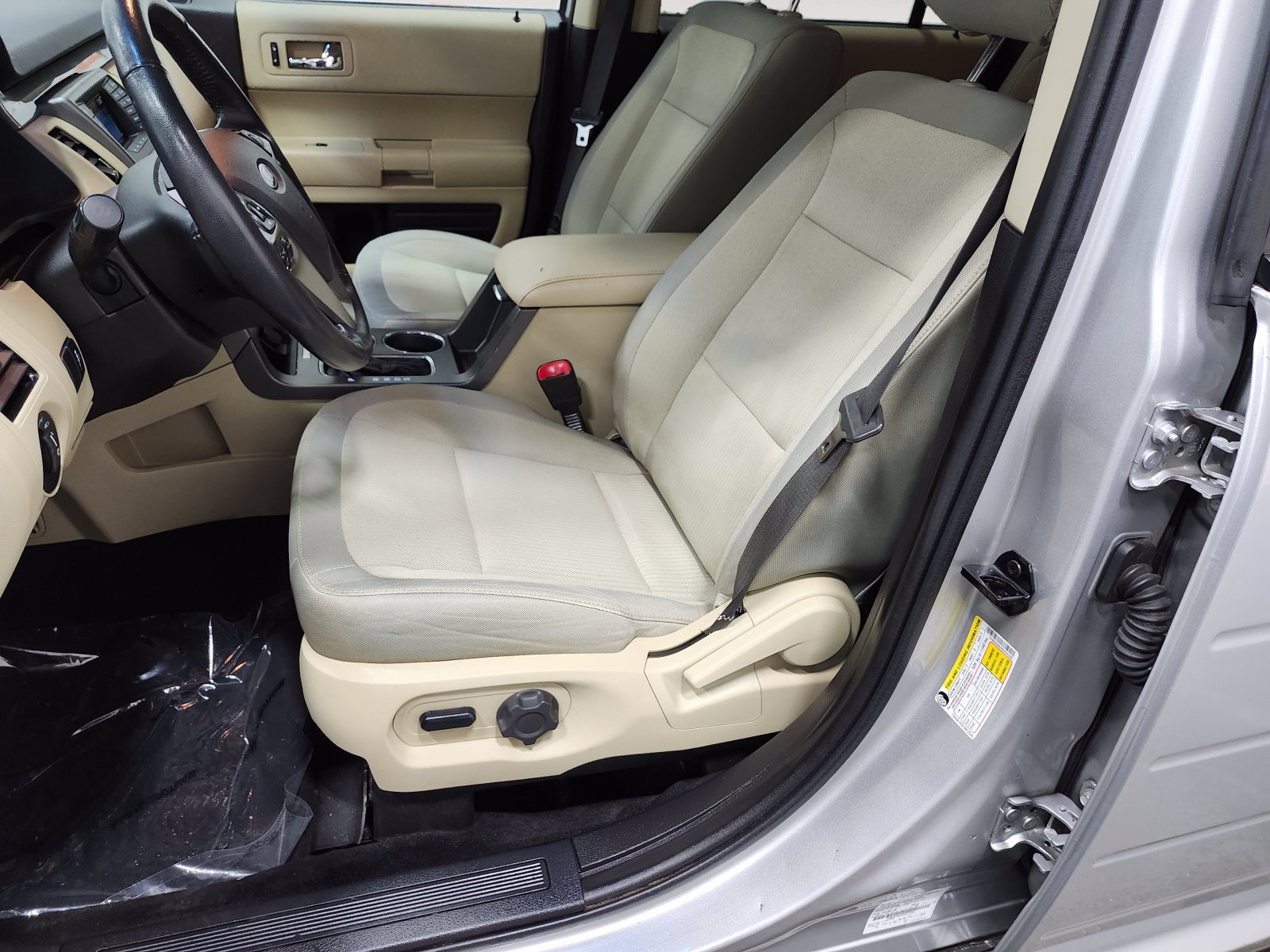Used 2019 Ford Flex SE FWD image 21