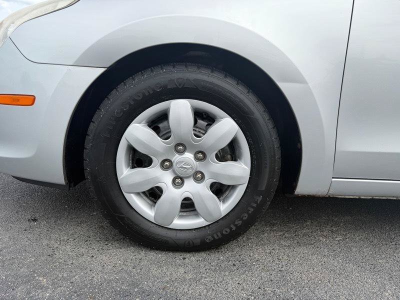 Used 2010 Hyundai Elantra GLS FWD image 31