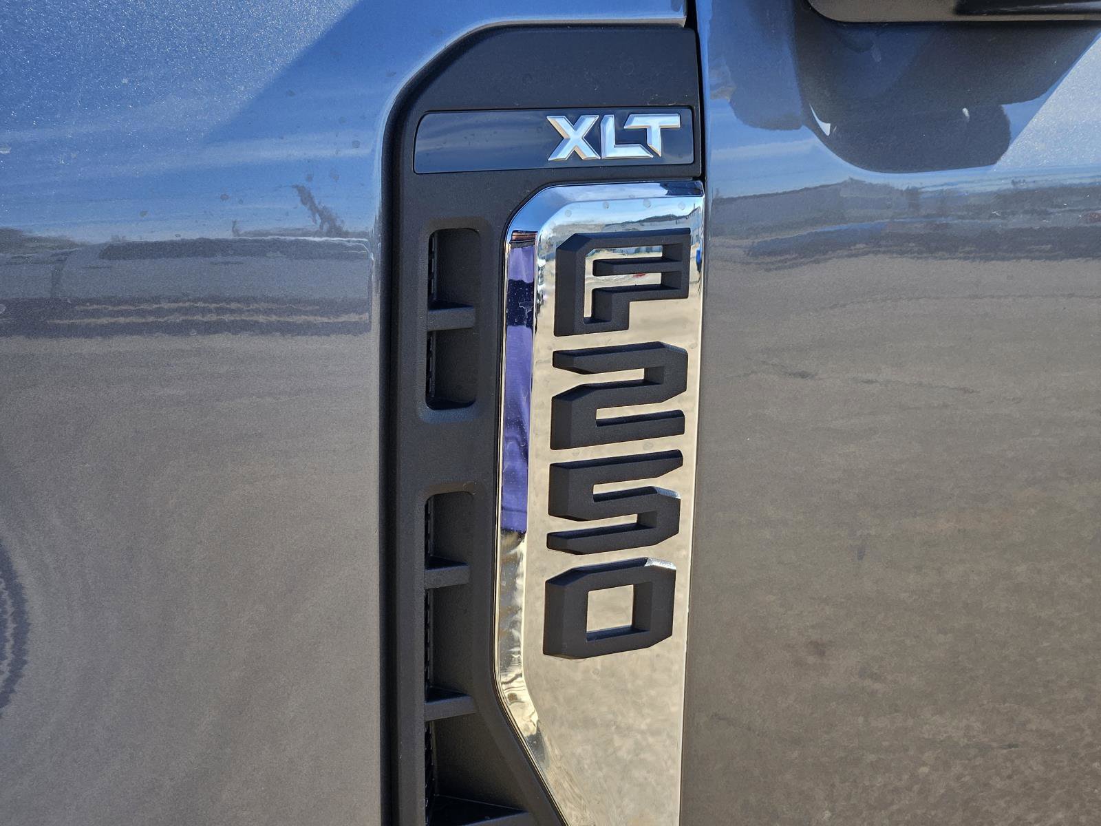 New 2026 Ford F250 XLT w/ FX4 Off-Road Package image 12