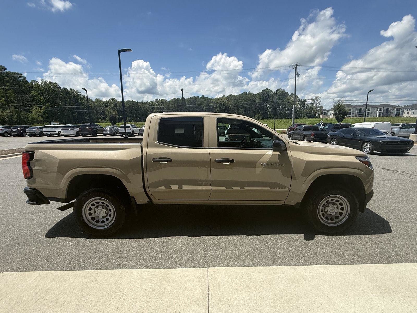Used 2024 Chevrolet Colorado W/T RWD image 29