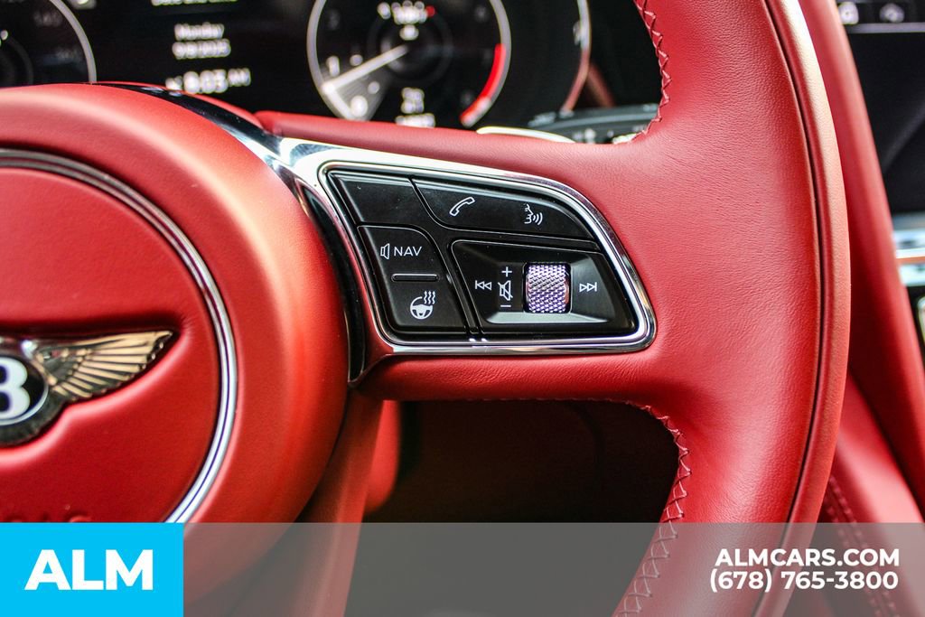 Used 2023 Bentley Bentayga image 29