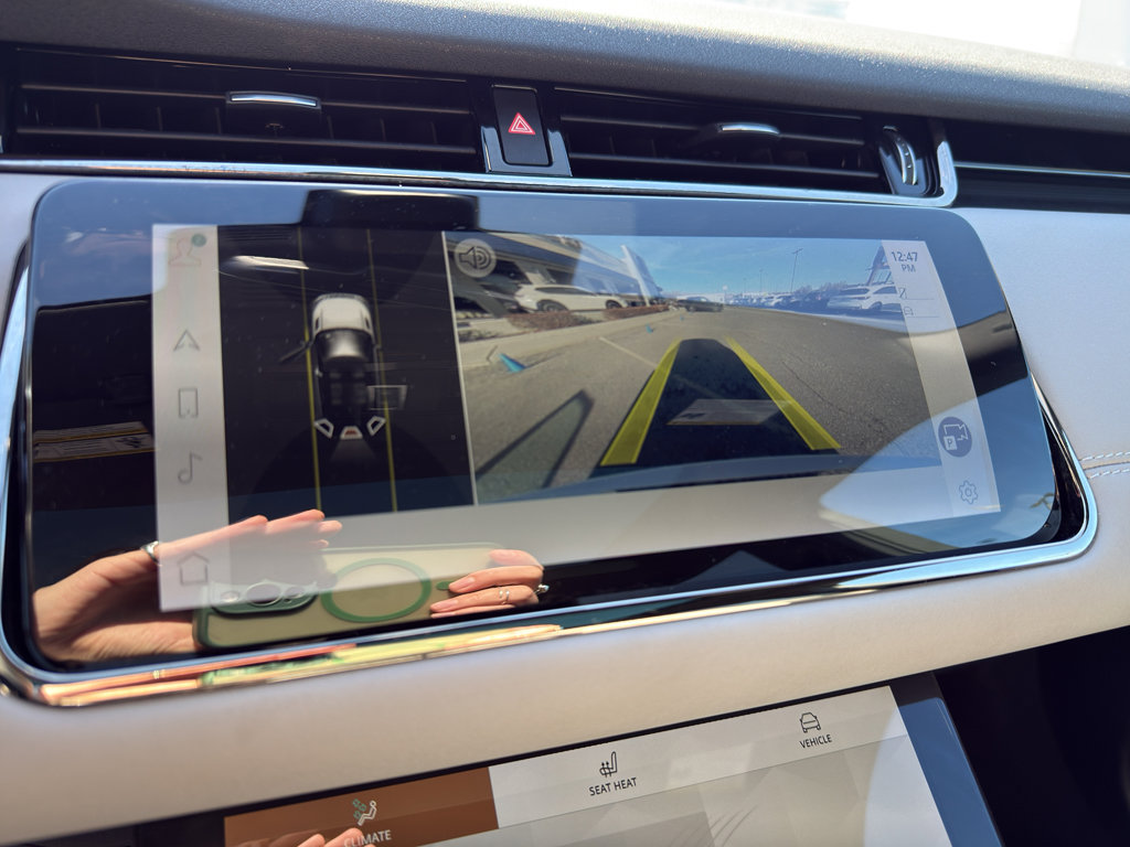 Used 2022 Land Rover Range Rover Evoque R-Dynamic SE image 18