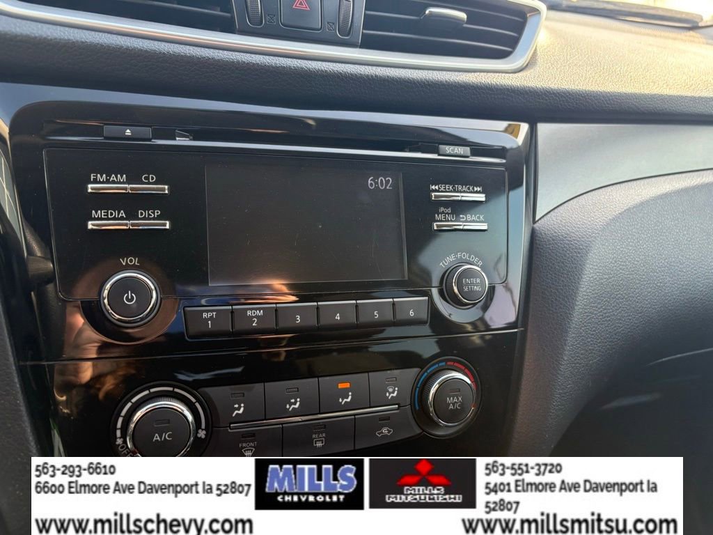 Used 2015 Nissan Rogue S image 19