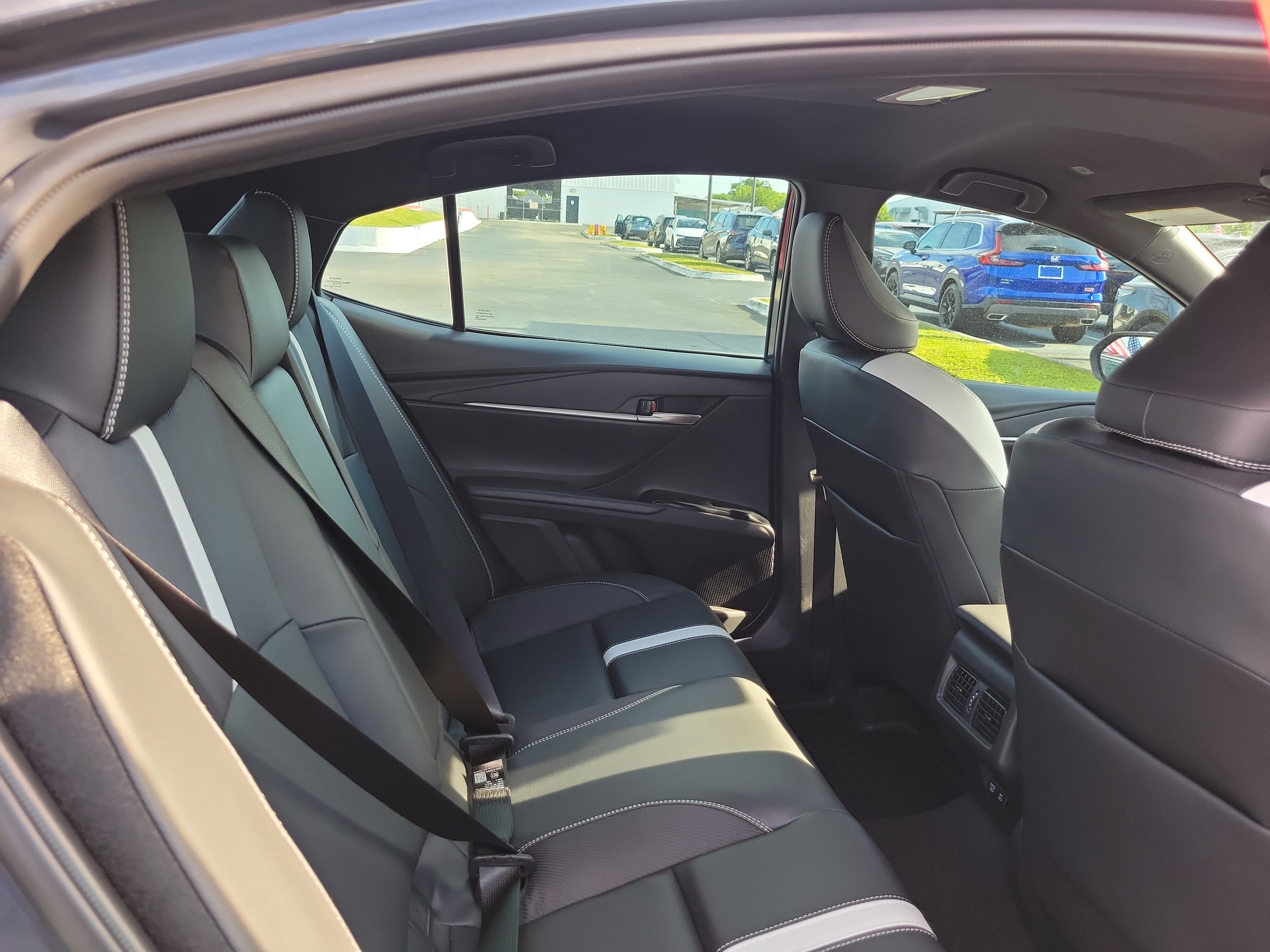 Used 2026 Toyota Camry SE FWD image 15
