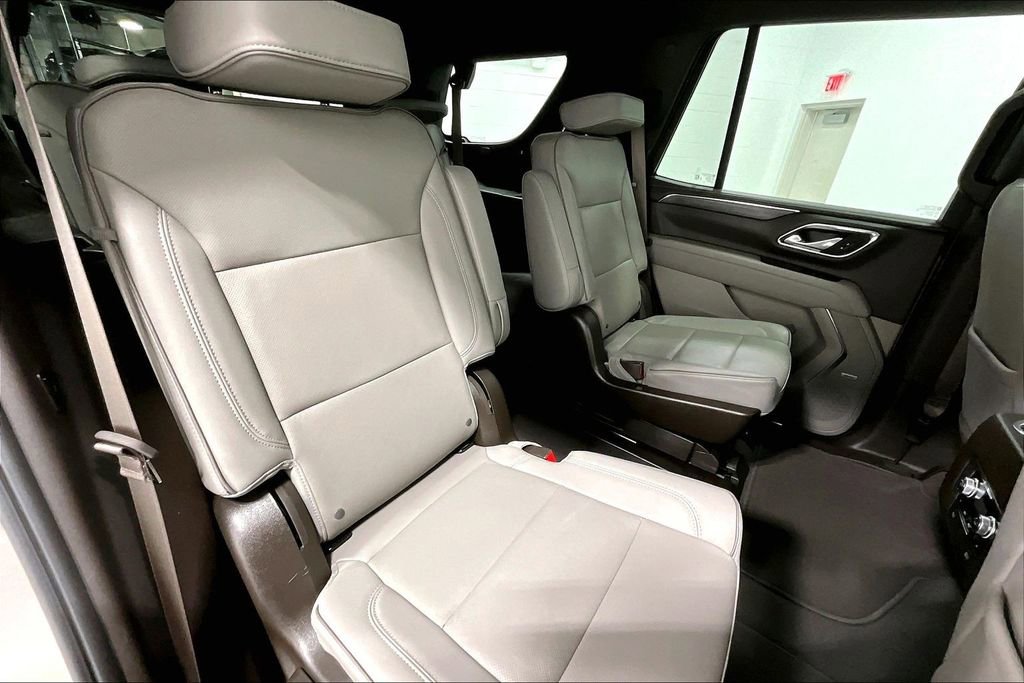 Used 2023 GMC Yukon SLT w/ SLT Luxury Package image 35