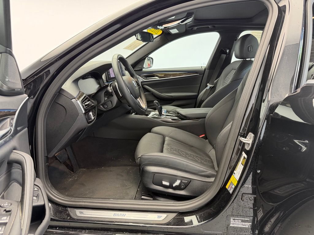 Used 2023 BMW 530e RWD image 7