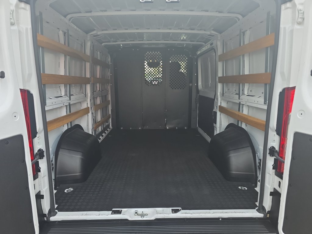 Used 2025 RAM ProMaster 2500 w/ U-Haul Equipment Group FWD image 20