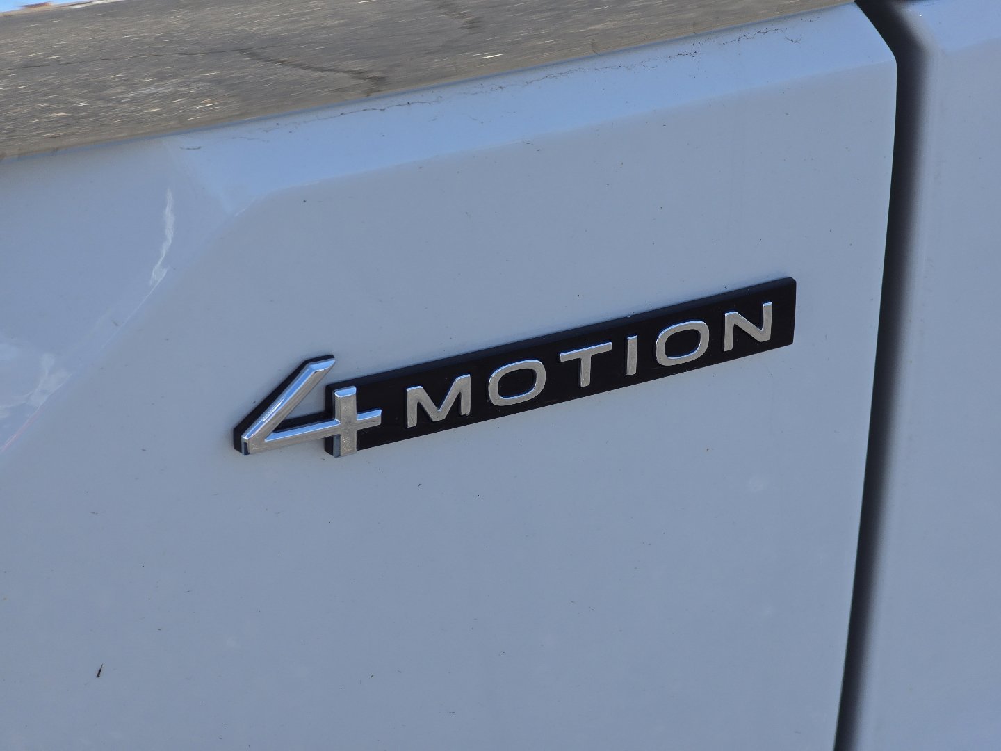 Used 2025 Volkswagen Atlas SE AWD/4WD image 14