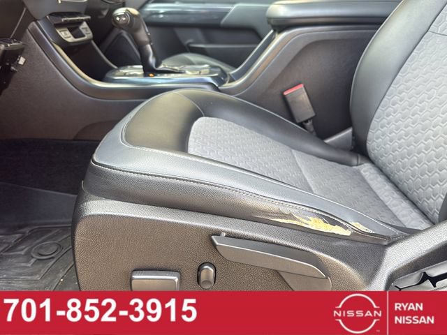 Used 2017 Chevrolet Colorado Z71 AWD/4WD image 19