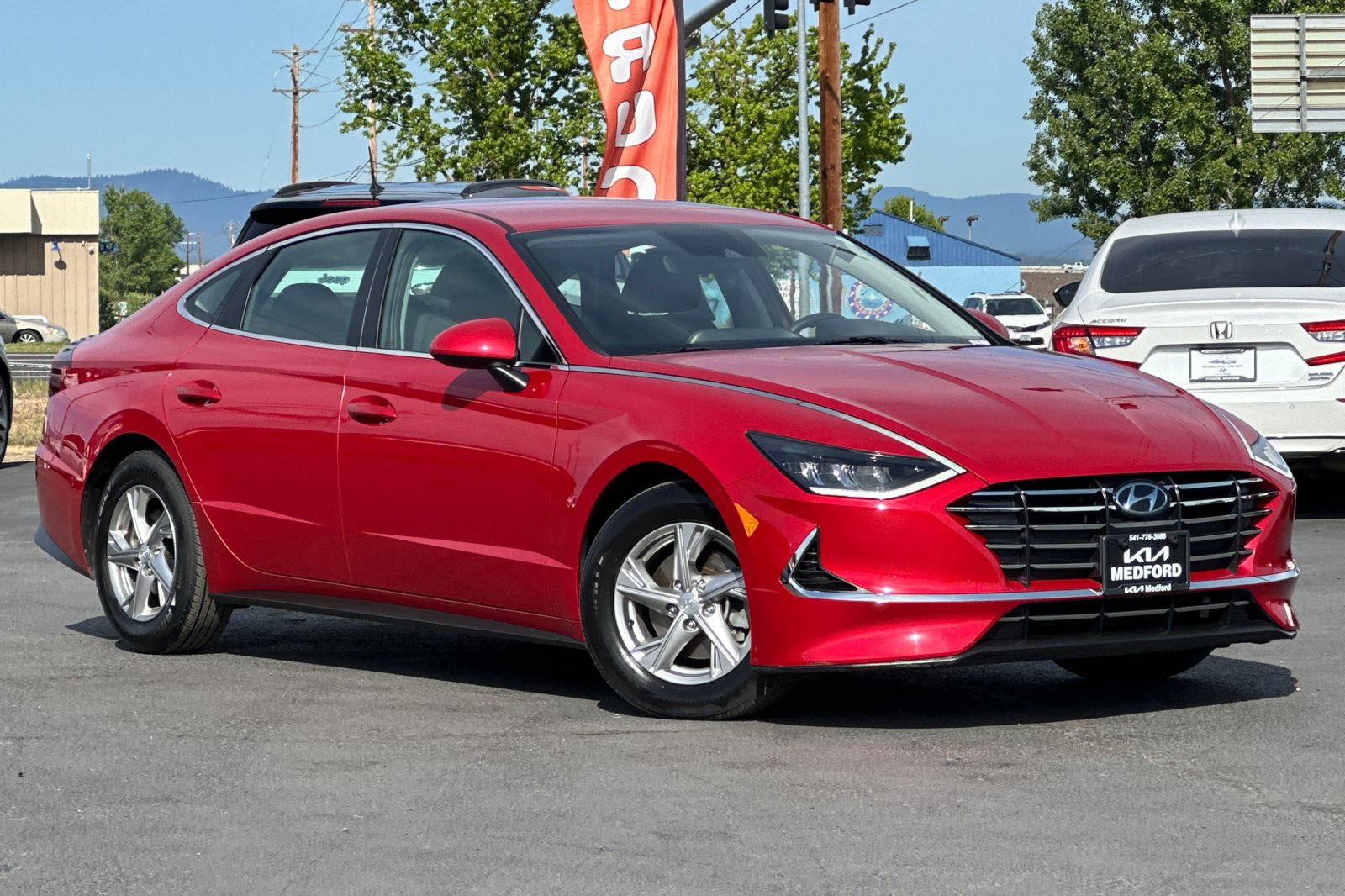 Used 2021 Hyundai Sonata SE FWD image 2