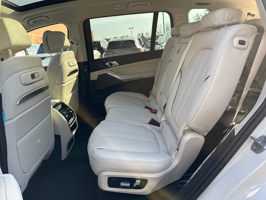 New 2026 BMW X7 xDrive40i image 24