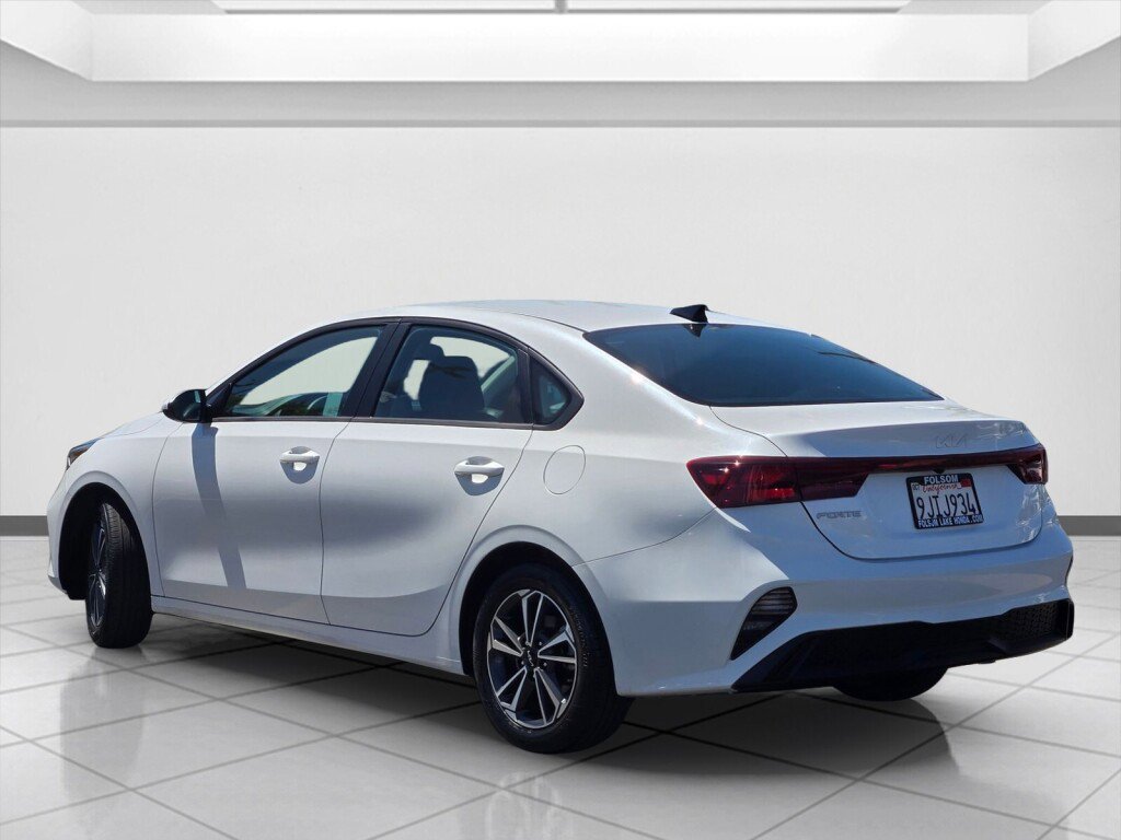 Used 2023 Kia Forte LXS FWD image 7