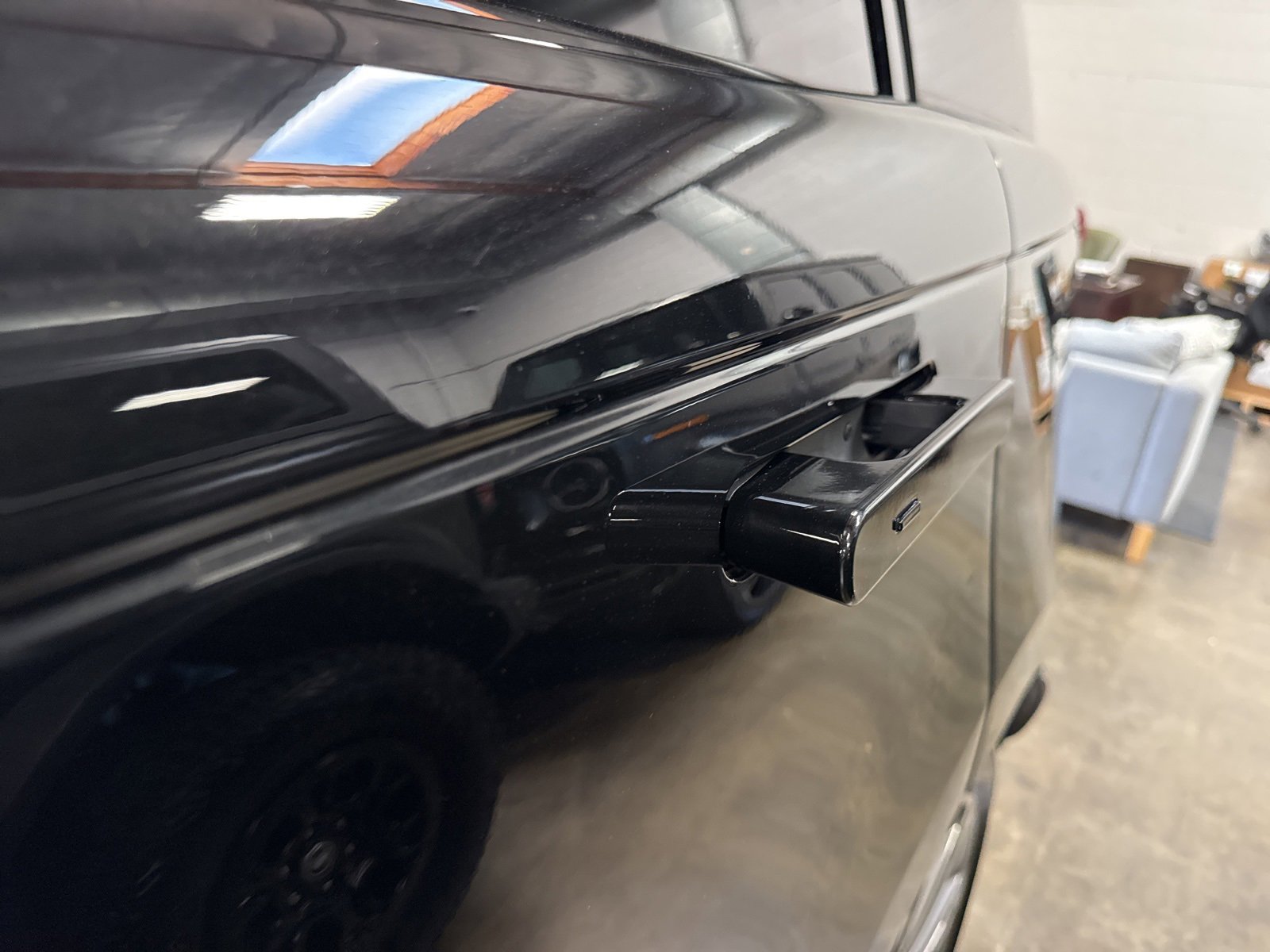 Used 2025 Land Rover Range Rover Long Wheelbase SE image 35