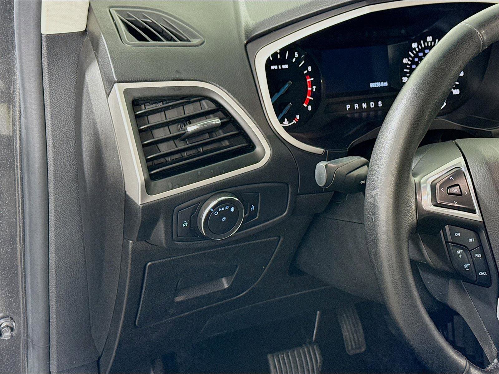 Used 2016 Ford Edge SEL w/ Class II Trailer Tow Package image 4