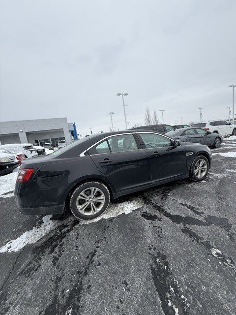 Used 2018 Ford Taurus SE image 9