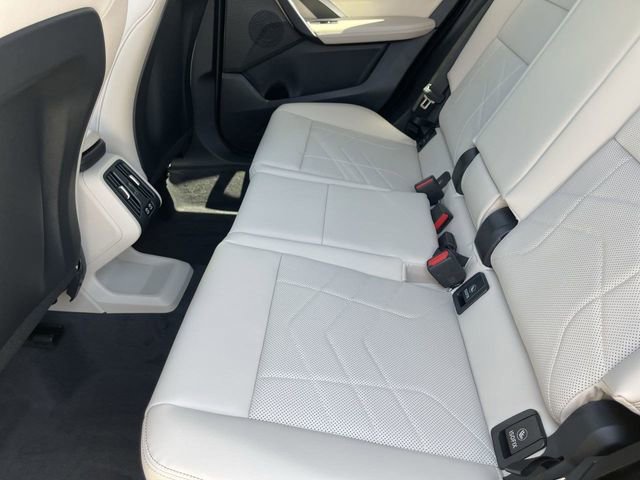 Used 2025 BMW X1 xDrive28i w/ Technology Package image 17