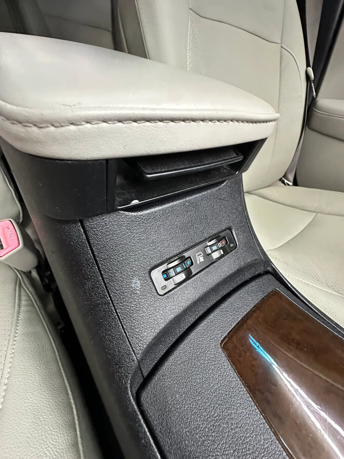 Used 2011 Lexus ES 350 FWD image 29