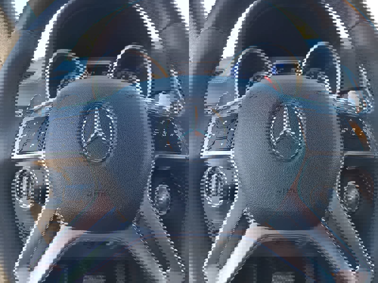 Used 2013 Mercedes-Benz ML 63 AMG 4MATIC image 23