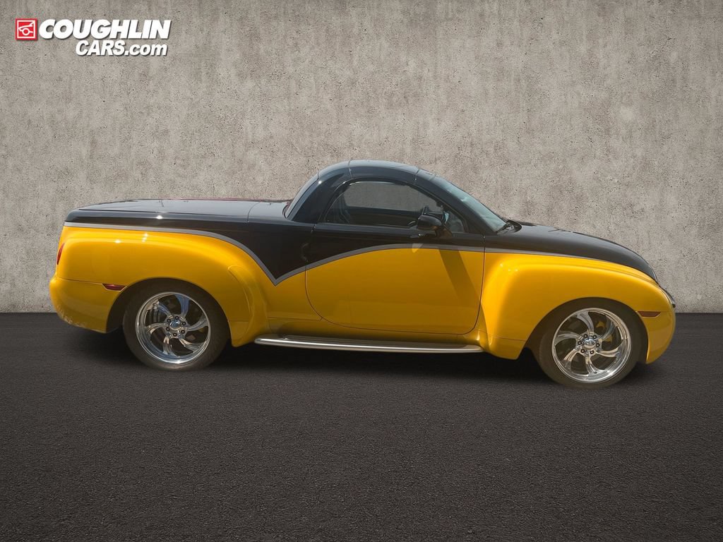 Used 2005 Chevrolet SSR w/ Preferred Equipment Group RWD image 7