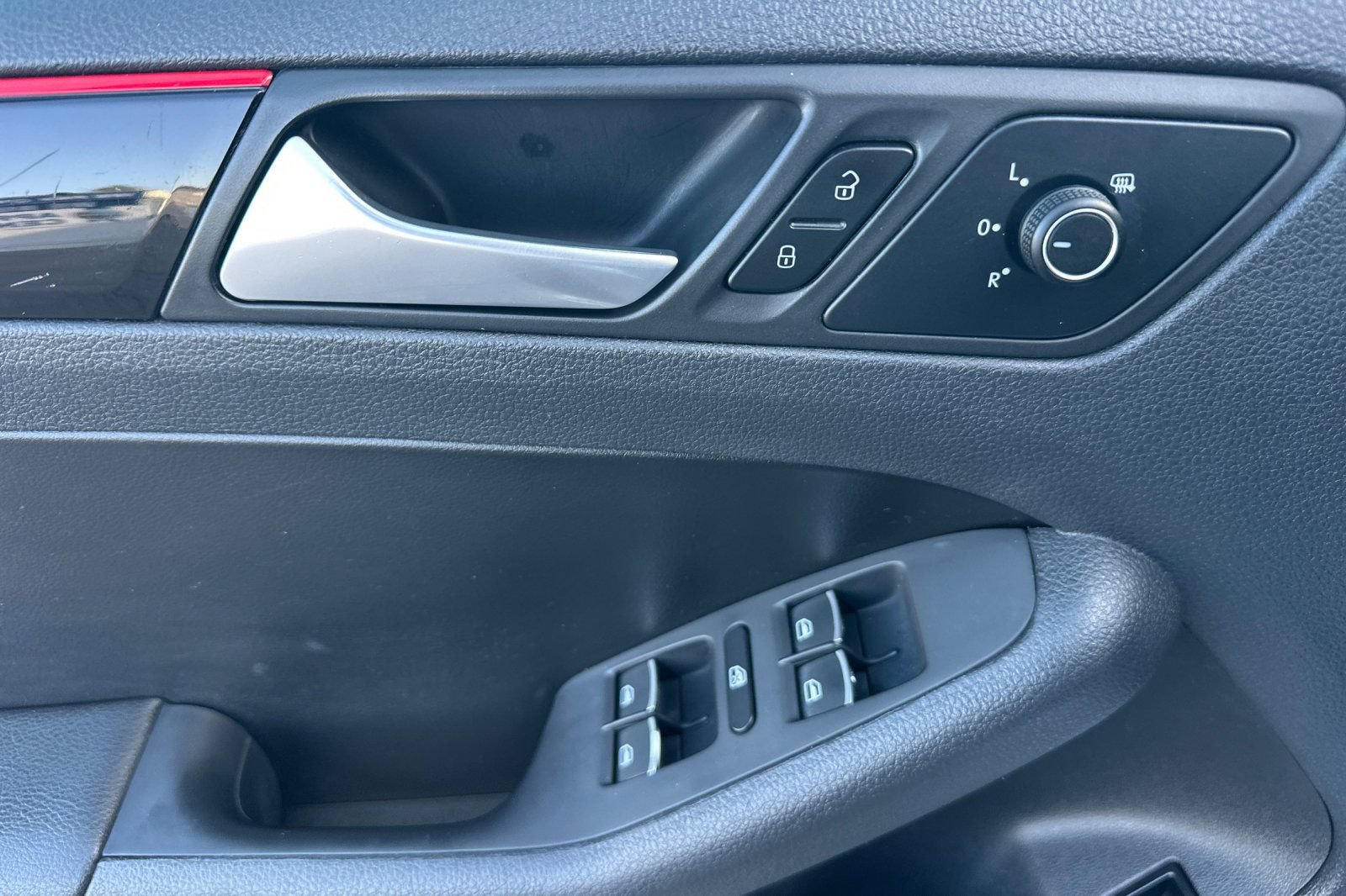 Used 2017 Volkswagen Jetta GLI FWD image 10