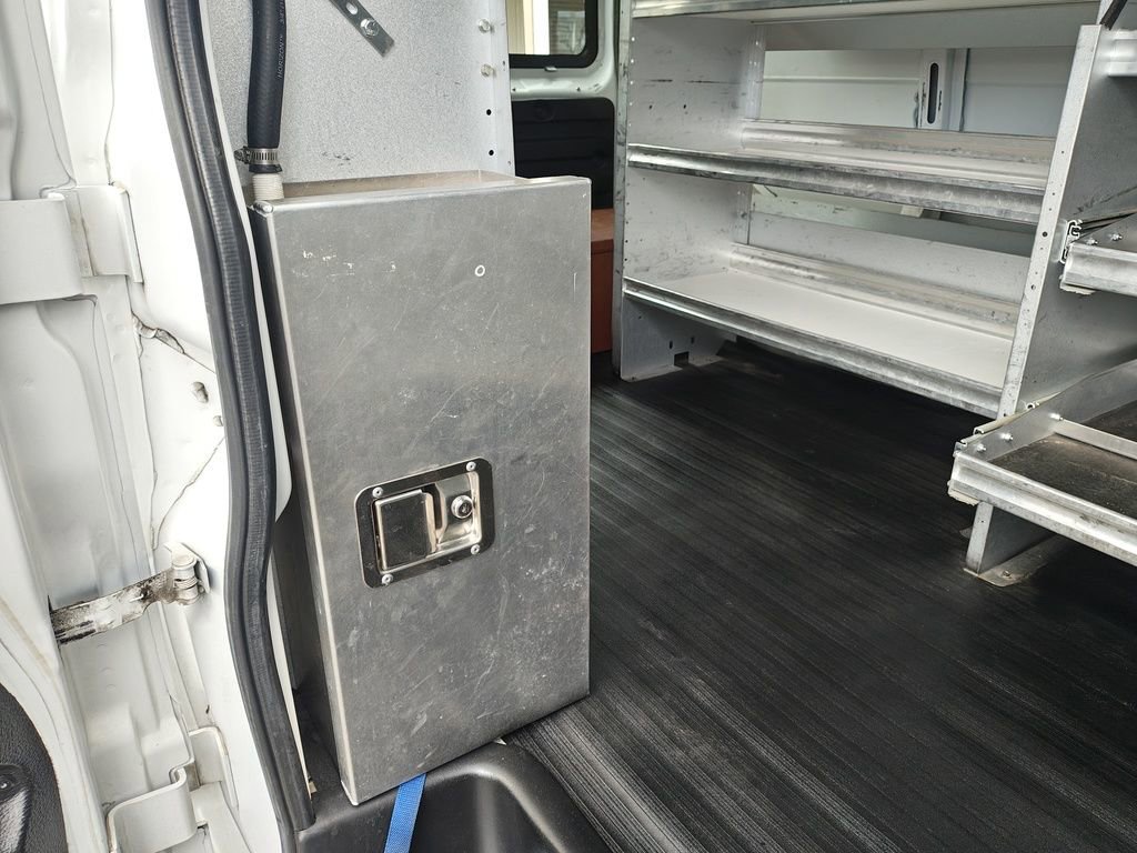 Used 2014 Chevrolet Express 2500 image 5