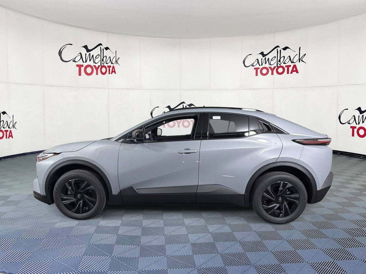 New 2026 Toyota C-HR w/ Cold Weather Package AWD/4WD image 5