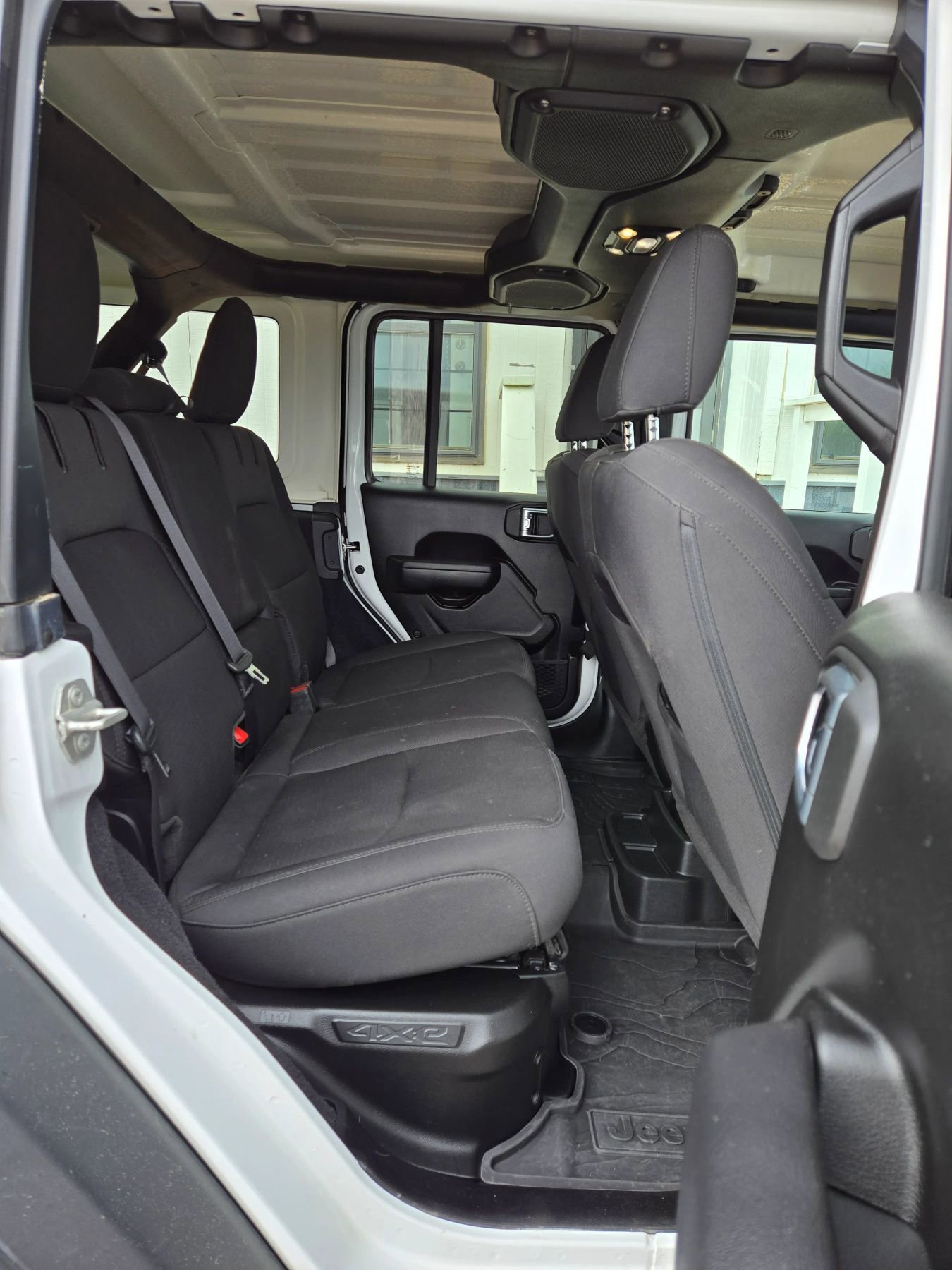 Used 2023 Jeep Wrangler Unlimited w/ Cold Weather Group image 14