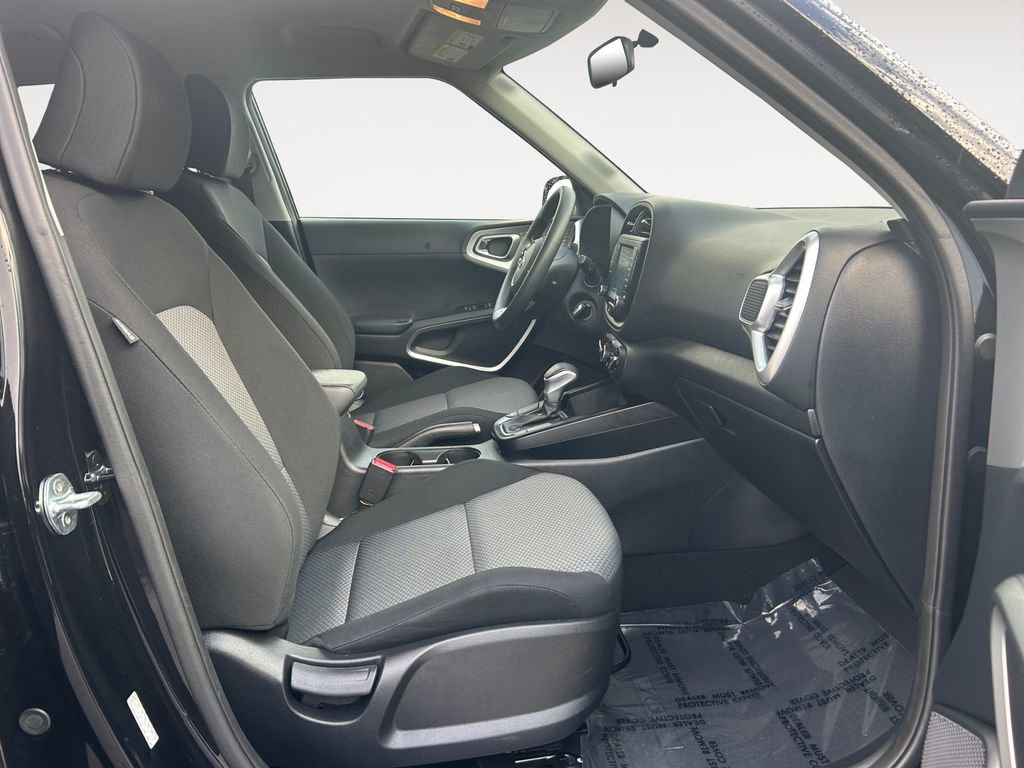 Used 2021 Kia Soul LX image 10