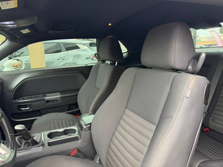 Used 2014 Dodge Challenger R/T RWD image 14