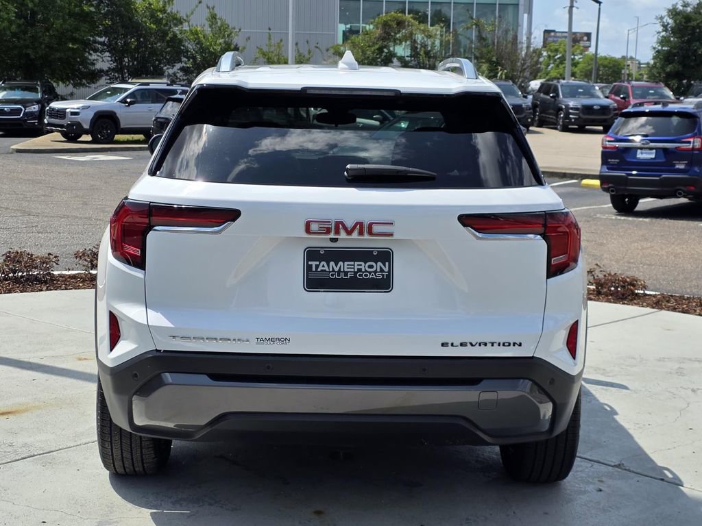 Used 2026 GMC Terrain Elevation w/ Elevation Premium Package FWD image 3