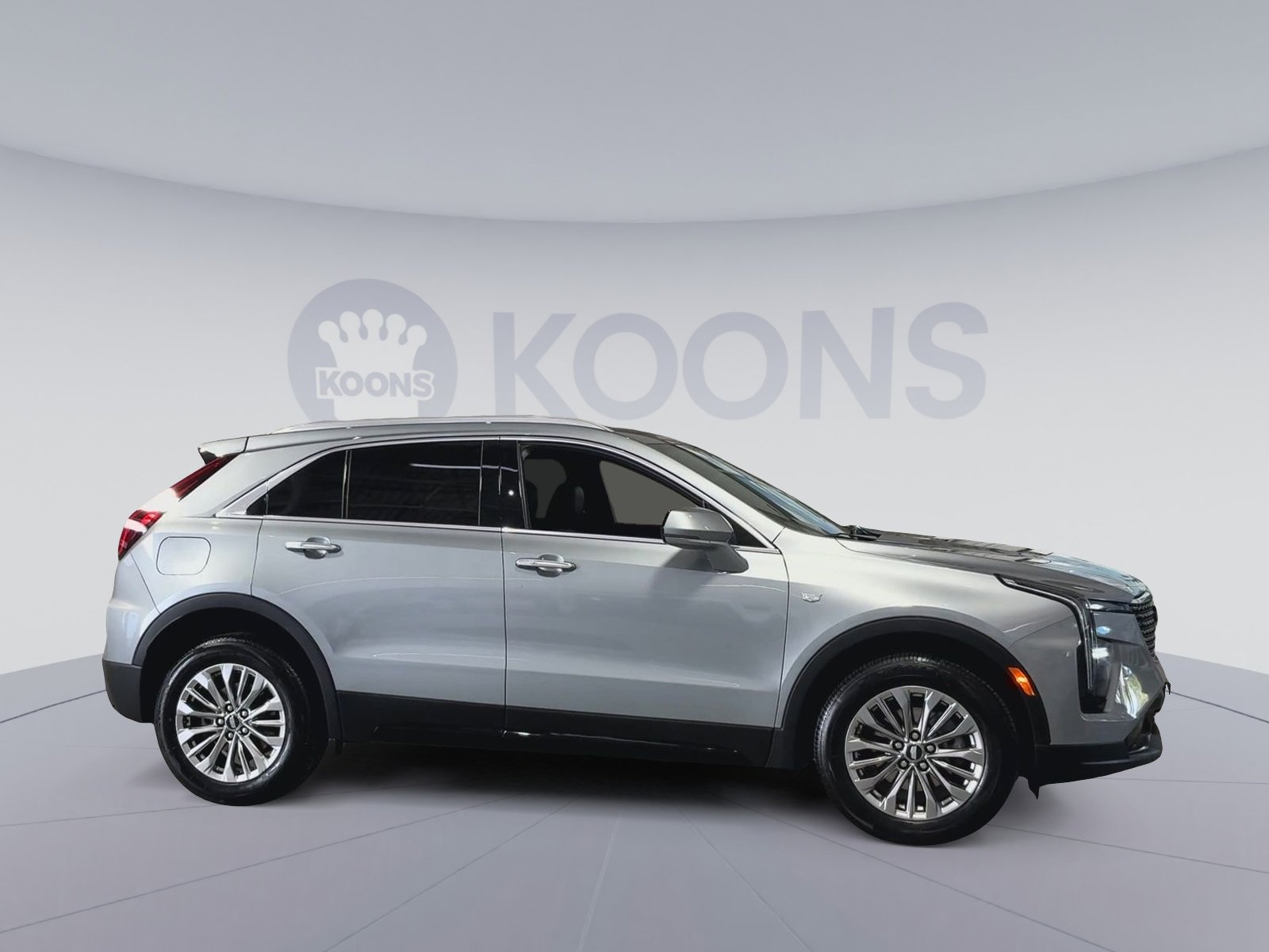 Used 2024 Cadillac XT4 Premium Luxury AWD/4WD image 2