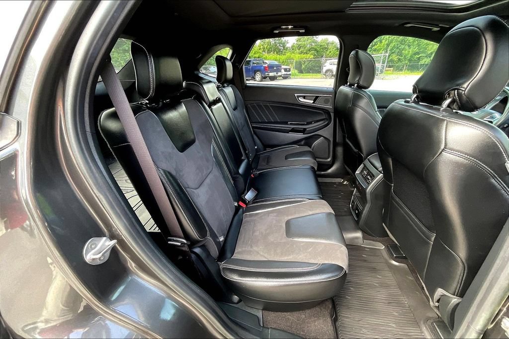 Used 2019 Ford Edge ST w/ Equipment Group 401A AWD/4WD image 24