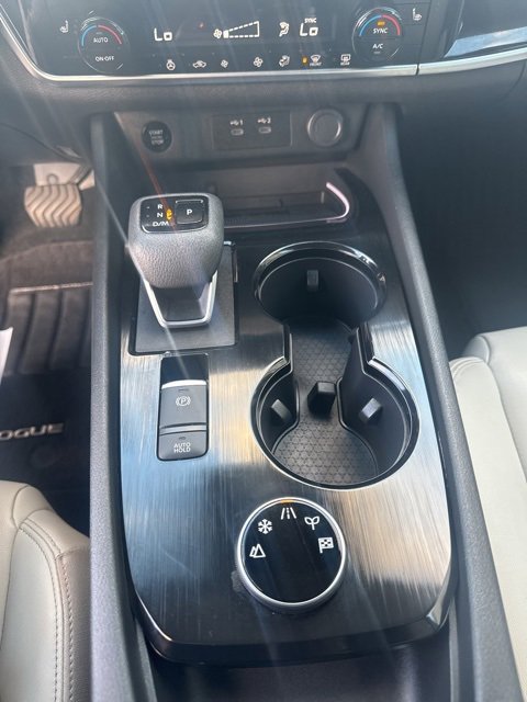 Used 2024 Nissan Rogue SL image 27