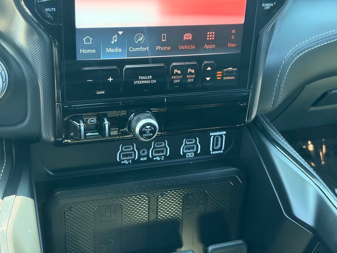 Used 2025 RAM 1500 Limited AWD/4WD image 26