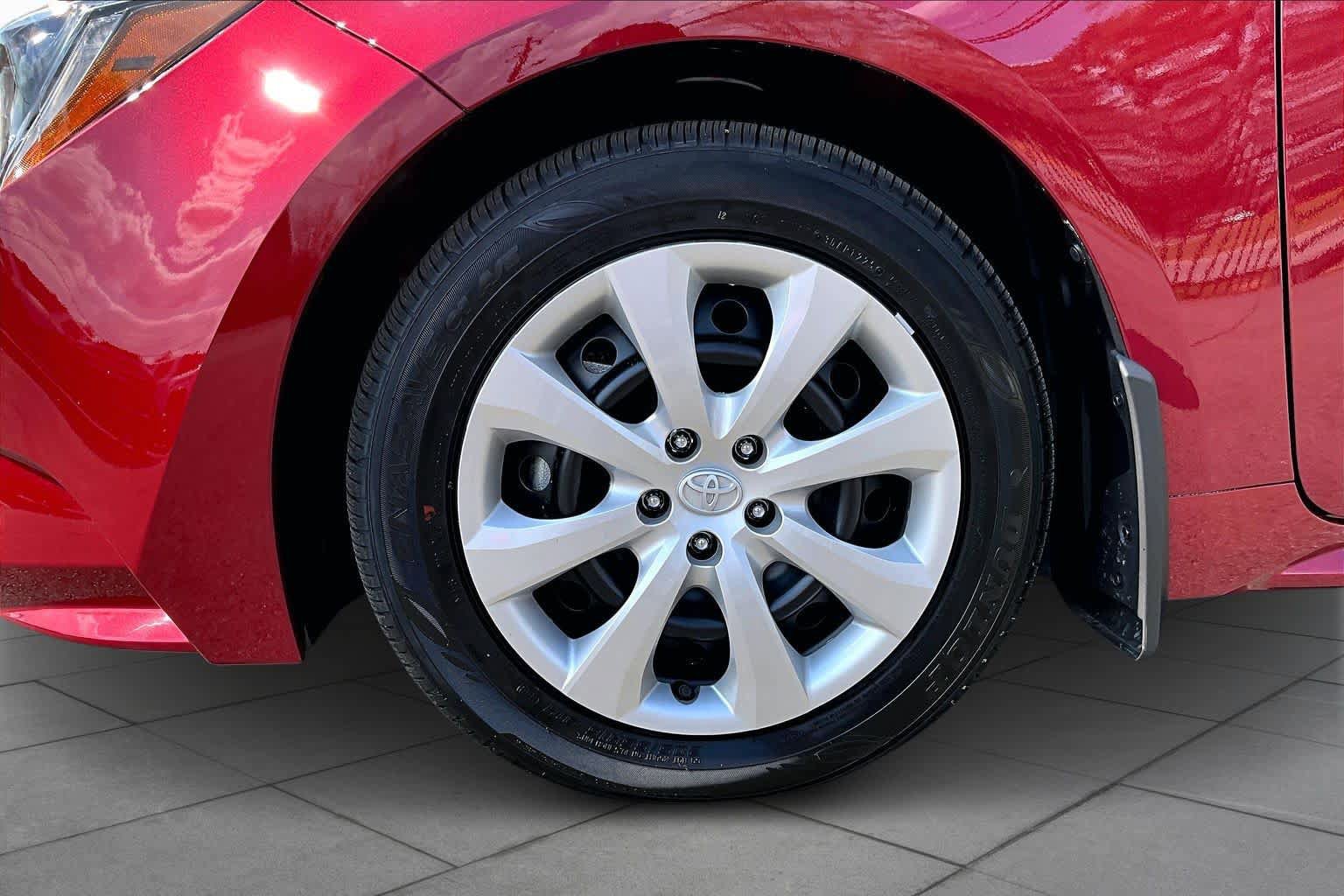 Certified 2025 Toyota Corolla LE image 11