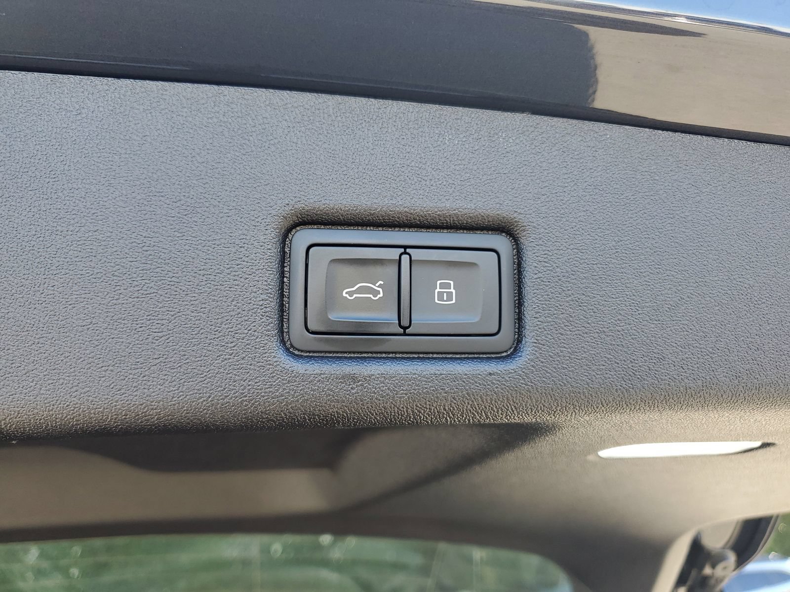 Used 2025 Audi Q5 Premium w/ Convenience Package AWD/4WD image 10