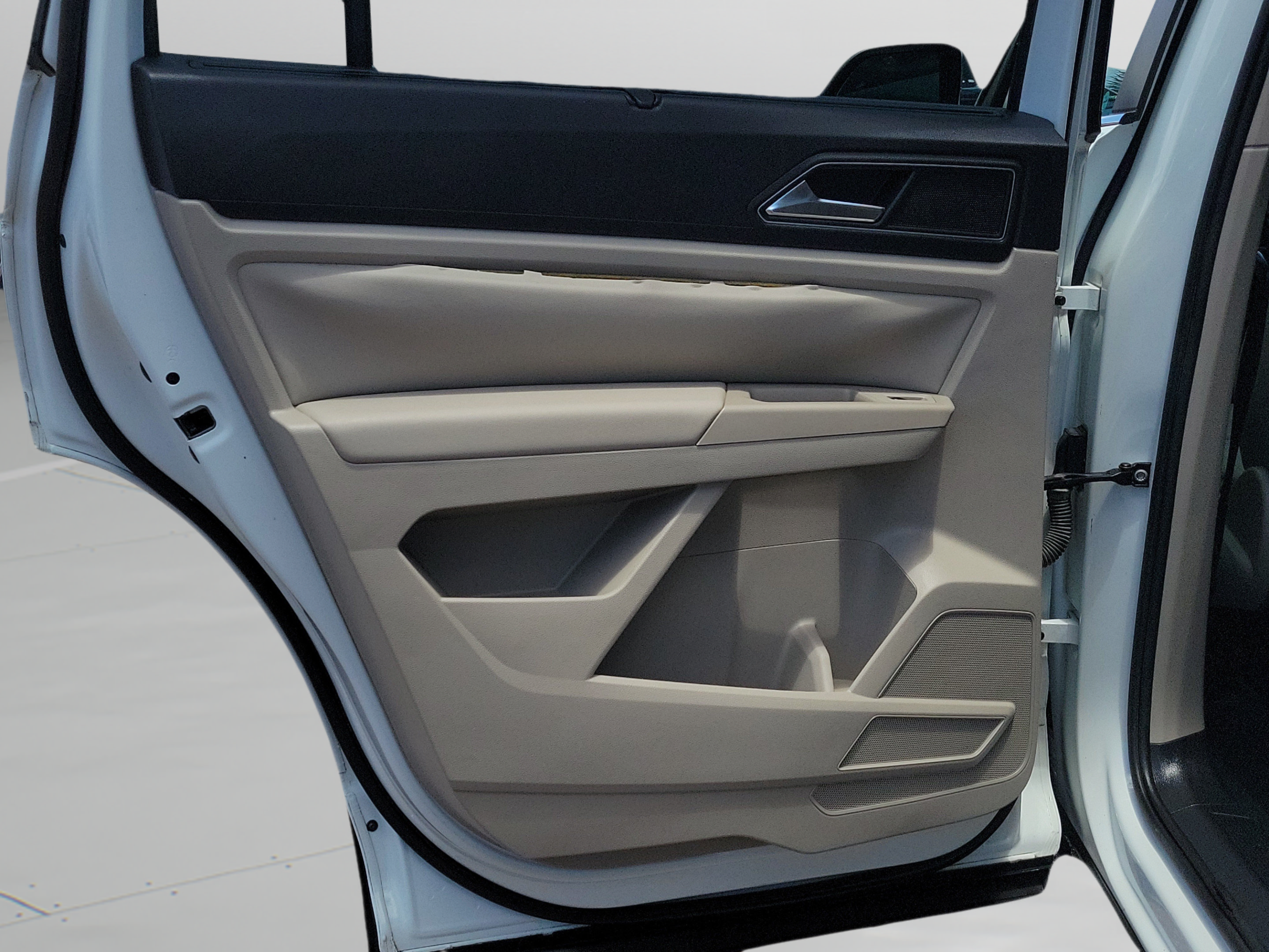 Used 2019 Volkswagen Atlas SEL FWD image 24