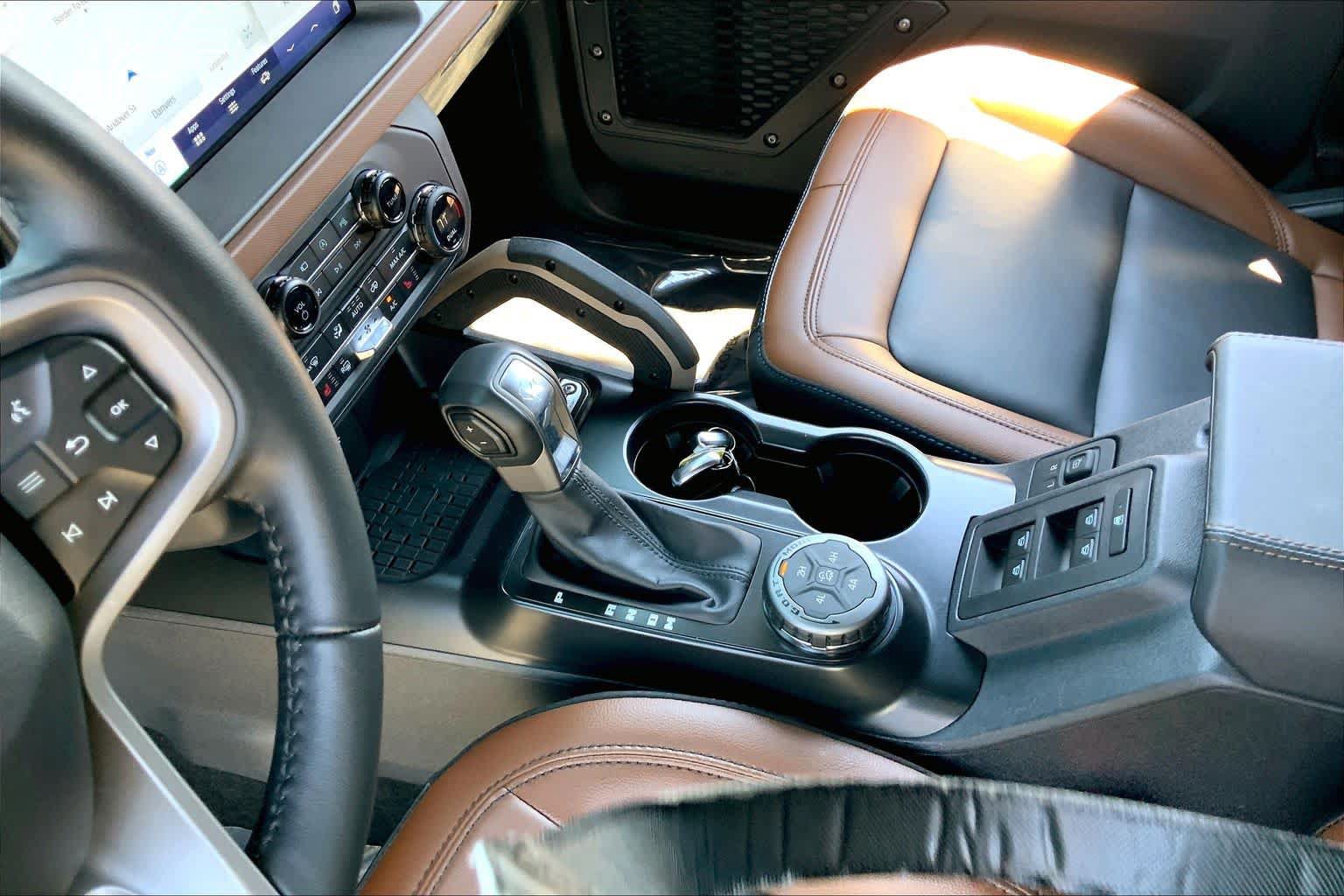 Used 2024 Ford Bronco Outer Banks AWD/4WD image 17