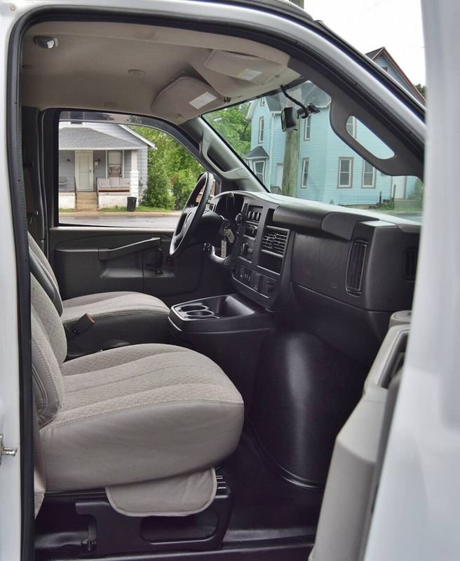 Used 2019 GMC Savana 2500 image 29