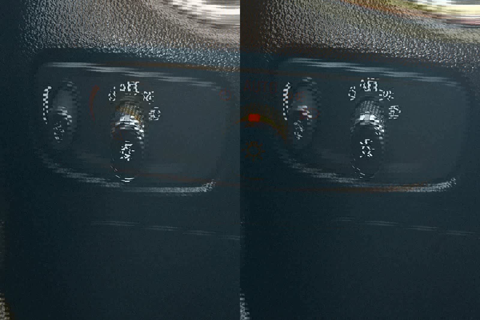 Used 2017 Chevrolet Malibu Premier image 33