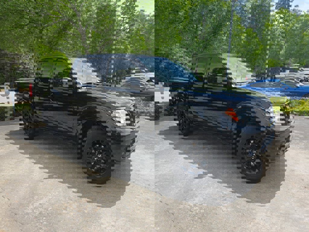 Used 2020 Nissan Frontier SV w/ Midnight Edition Floor Mats image 2