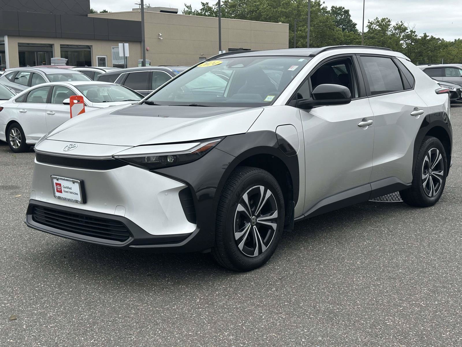 Used 2024 Toyota bZ4X AWD w/ Weather Package image 3