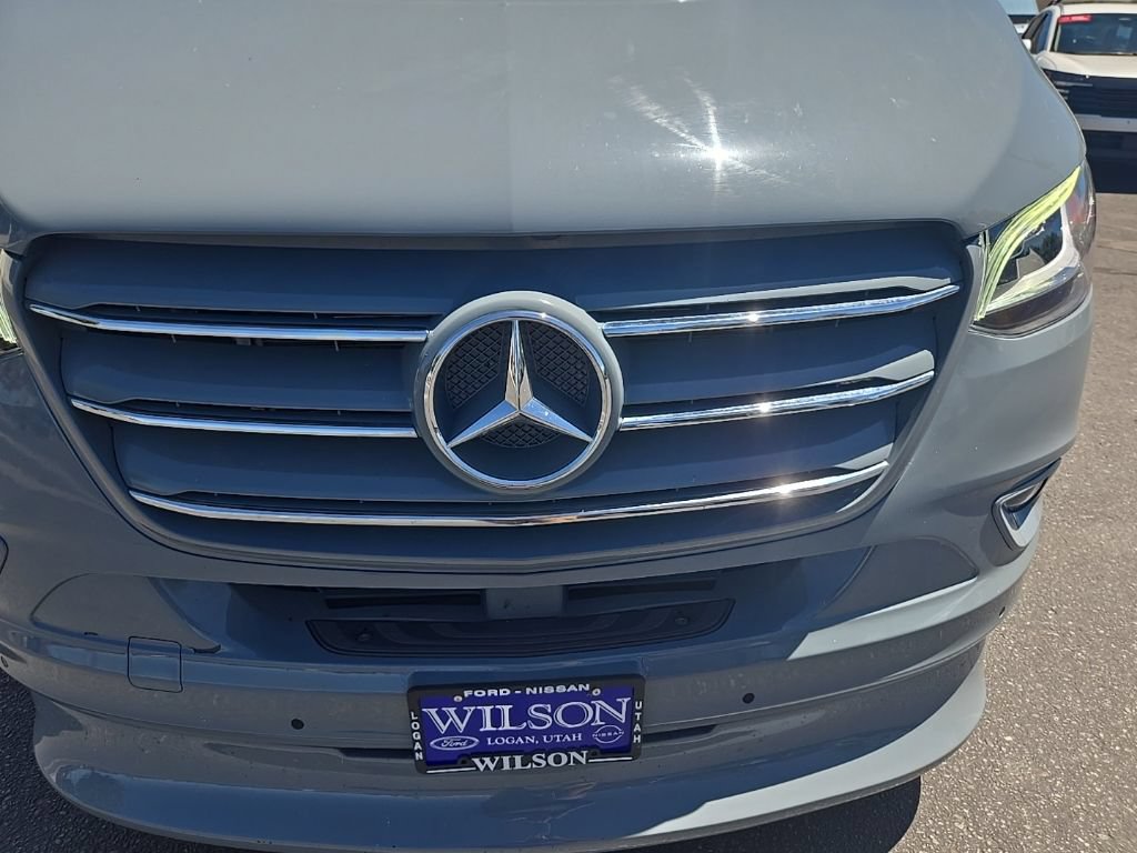 Used 2023 Mercedes-Benz Sprinter 3500 image 32
