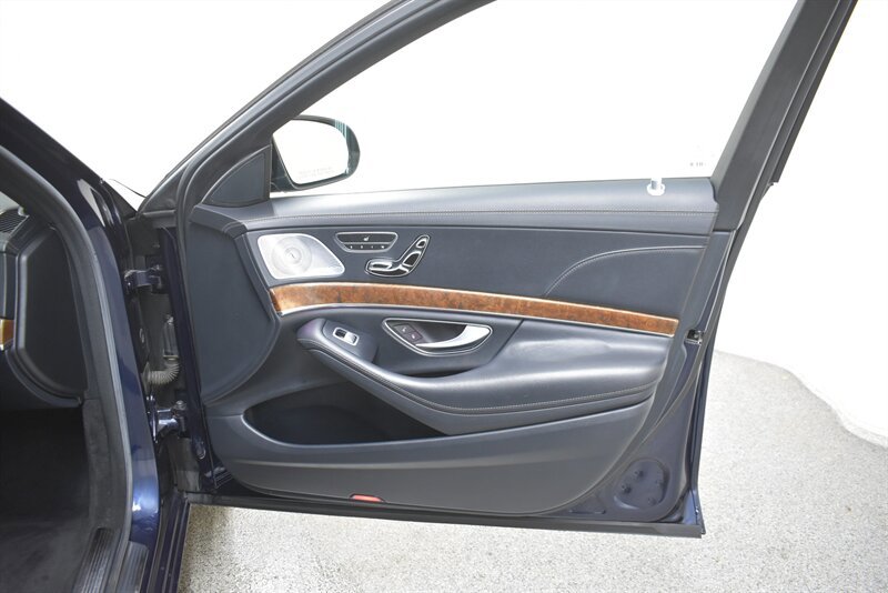 Used 2015 Mercedes-Benz S 550 4MATIC Sedan image 25