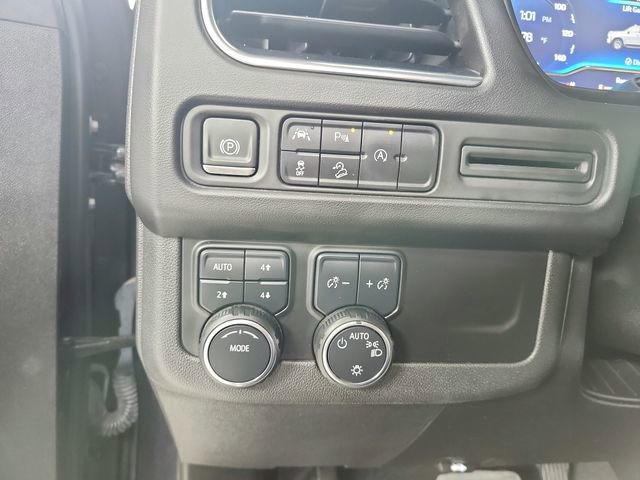 Used 2023 Chevrolet Tahoe Premier AWD/4WD image 28