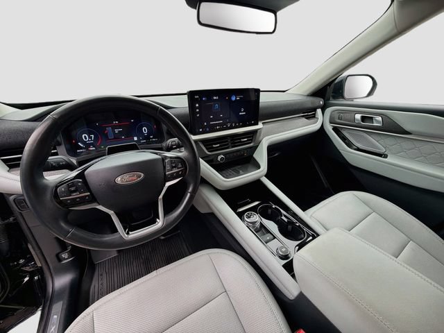 Used 2025 Ford Explorer Platinum w/ Ultimate Package AWD/4WD image 9