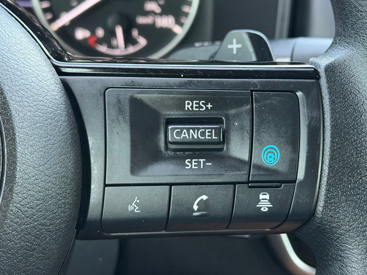 Certified 2023 Nissan Rogue SV FWD image 17