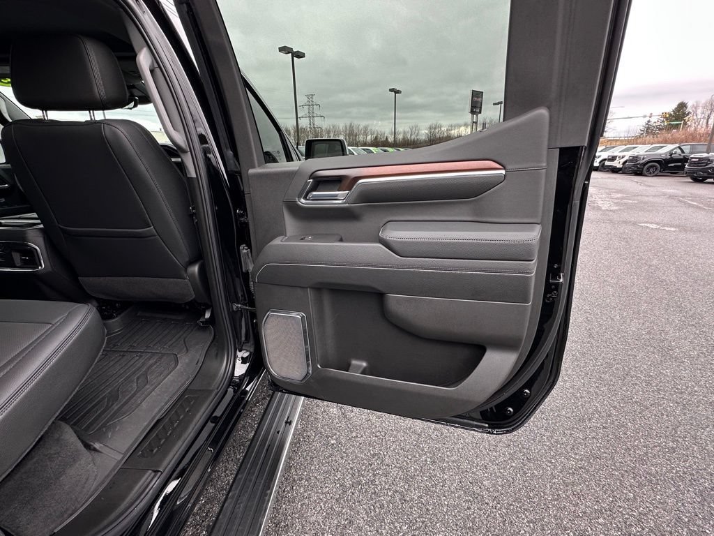 Certified 2025 GMC Sierra 1500 Denali w/ Denali Reserve Package AWD/4WD image 17