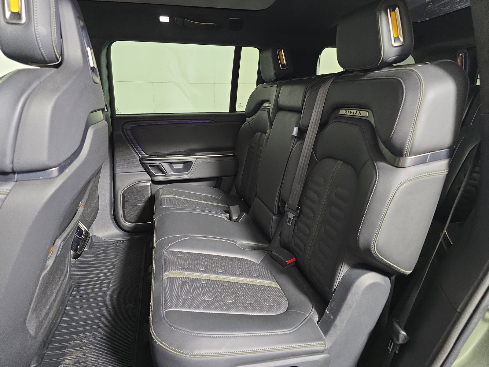 Used 2022 Rivian R1S Launch Edition image 21