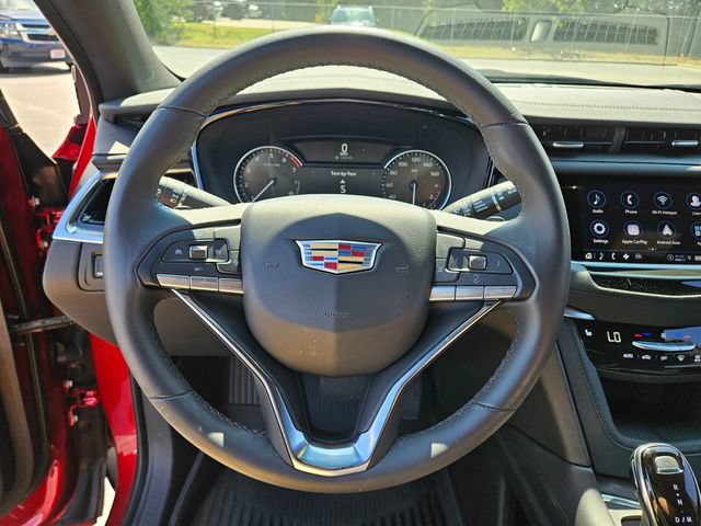 Used 2025 Cadillac XT6 Luxury FWD image 25